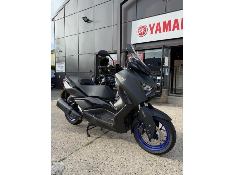 YAMAHA XMAX 300