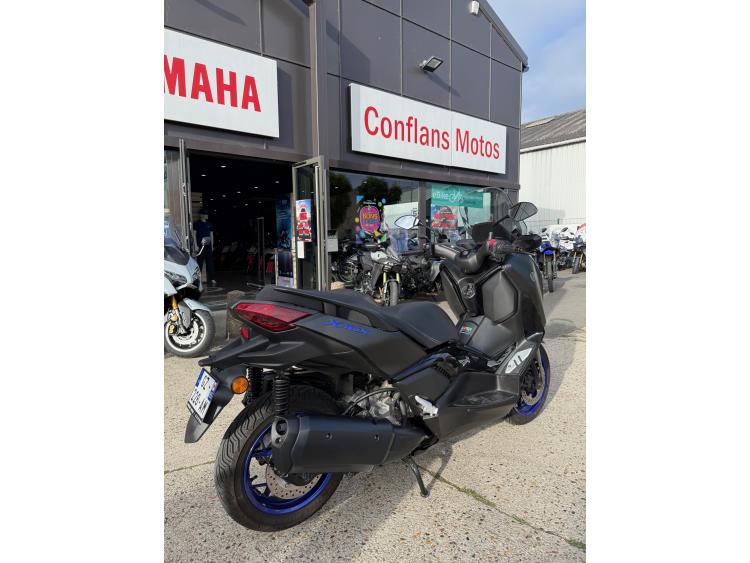 YAMAHA XMAX 300