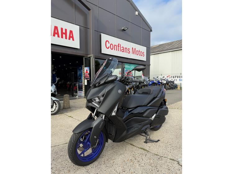 YAMAHA XMAX 300