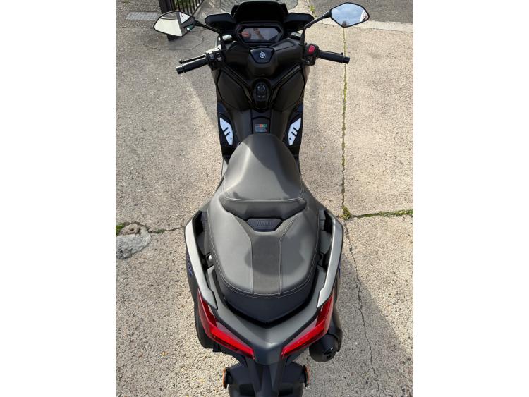YAMAHA XMAX 300