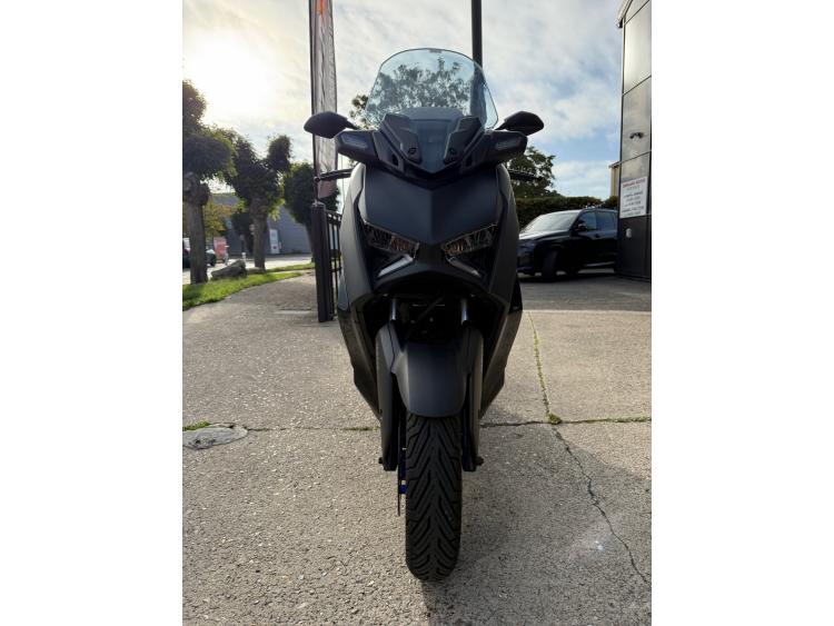 YAMAHA XMAX 300