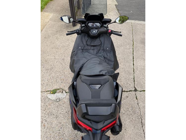 YAMAHA XMAX 300