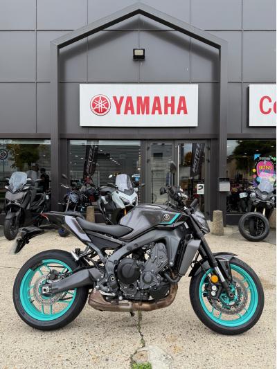YAMAHA MT-09