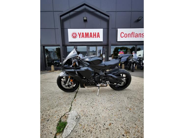 YAMAHA YZF R1 RACE
