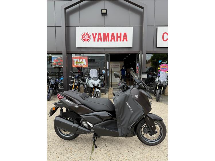 YAMAHA XMAX 300 Tech Max