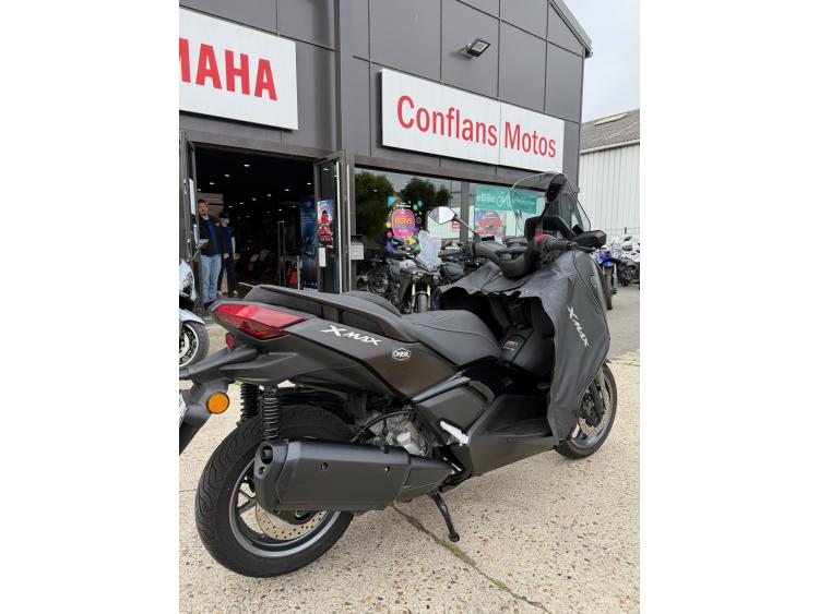 YAMAHA XMAX 300 Tech Max