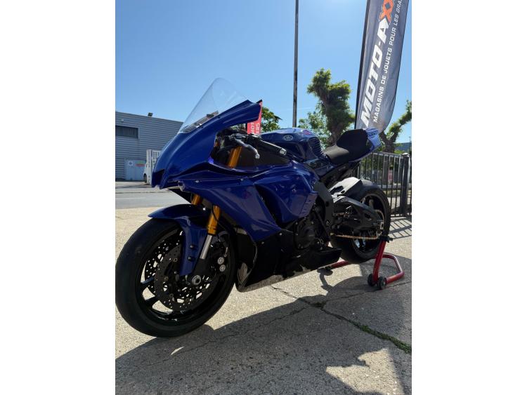 YAMAHA YZF 1000 R1