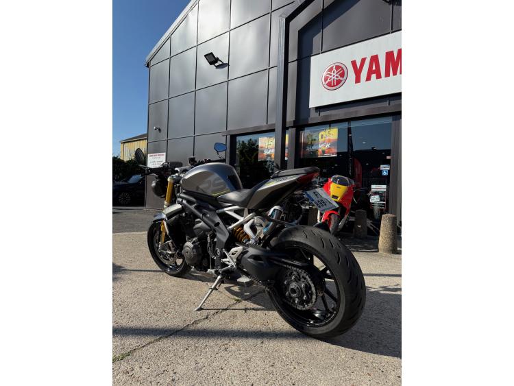 TRIUMPH SPEED TRIPLE 1200 RS