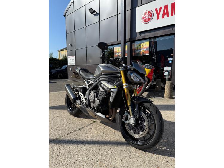 TRIUMPH SPEED TRIPLE 1200 RS