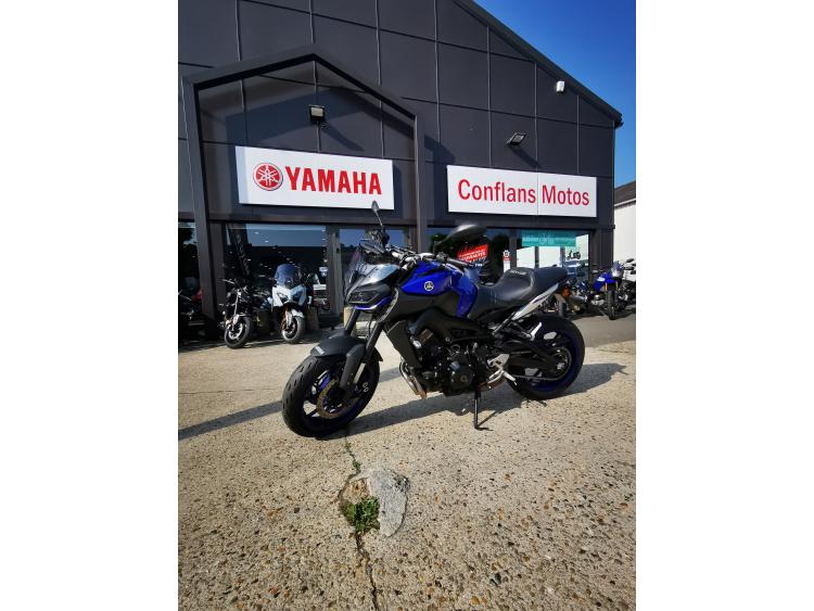 YAMAHA MT-09