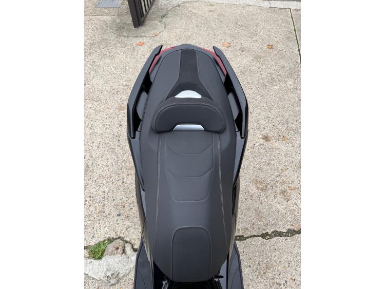 YAMAHA XMAX 300 Tech Max