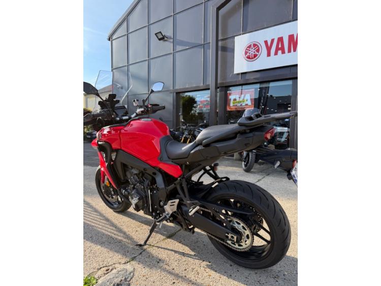 YAMAHA TRACER 9